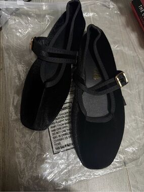 SHEIN Black Velvet Mary Jane Flats with Gold Buckle Strap